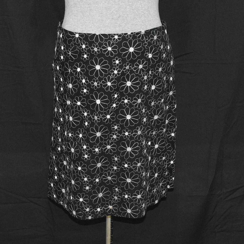 CUTE Kim & Cami embroidered skirt